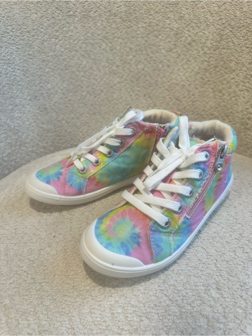 Blowfish Malibu Kids Valetta Sneaker | Tie Dye High Top | Size 2Y
